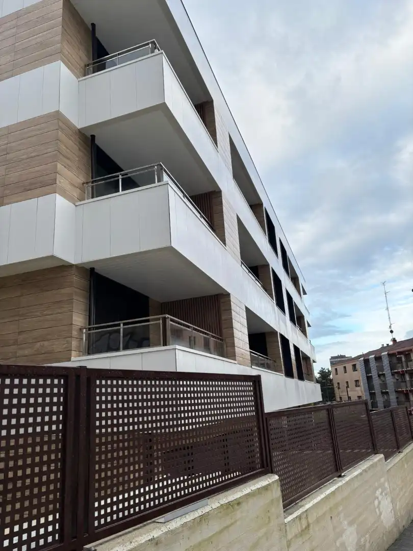 Vista exterior de Piso en venta en Donostia - San Sebastián  con Calefacción, Terraza y Trastero