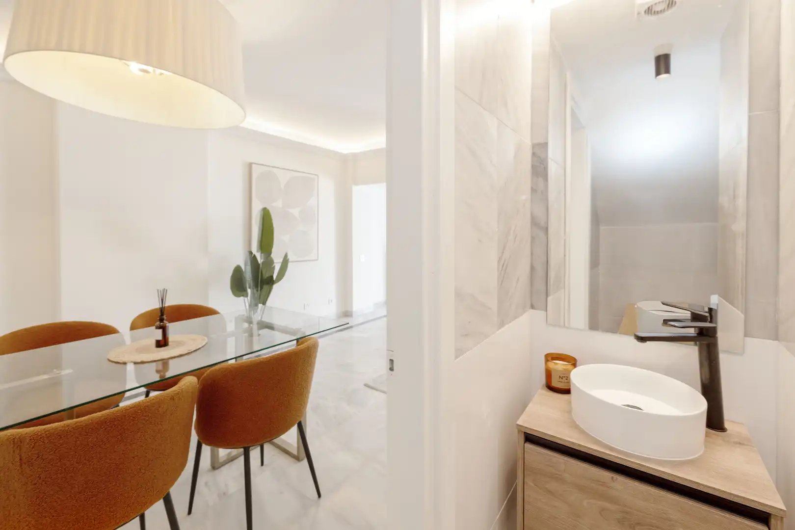 Badezimmer von Erdgeschoss zum Verkauf in Marbella mit Klimaanlage, Heizung und Terrasse