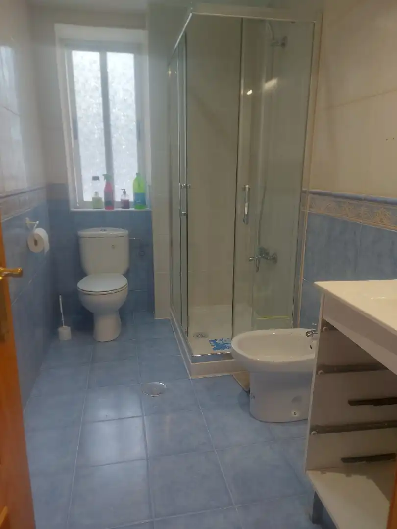 Badezimmer von Wohnung zur Miete in Toledo mit Heizung, Möbliert und Ofen