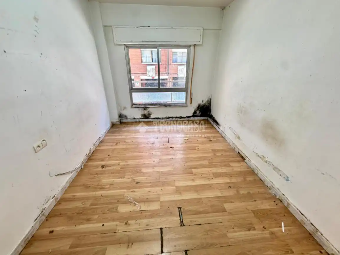 Habitación de Piso en venta en León Capital  con Calefacción, Parquet y Balcón