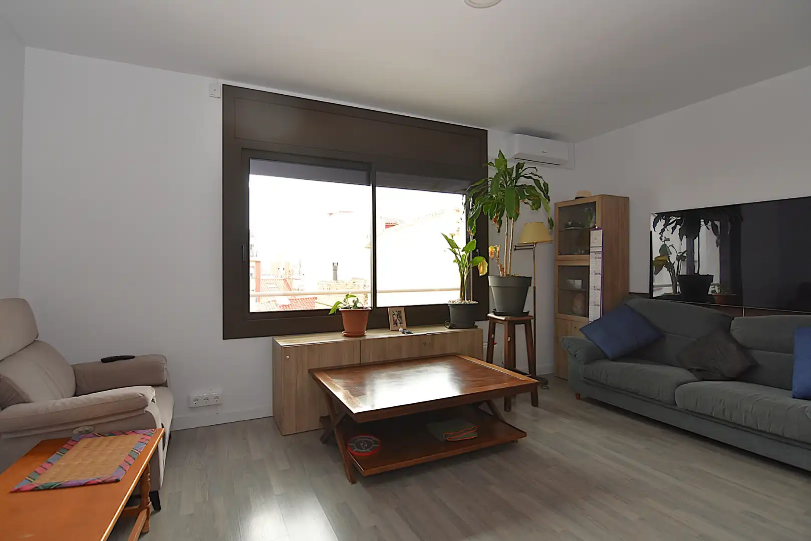Sala de estar de Piso en venta en El Masnou con Aire acondicionado, Calefacción y Parquet