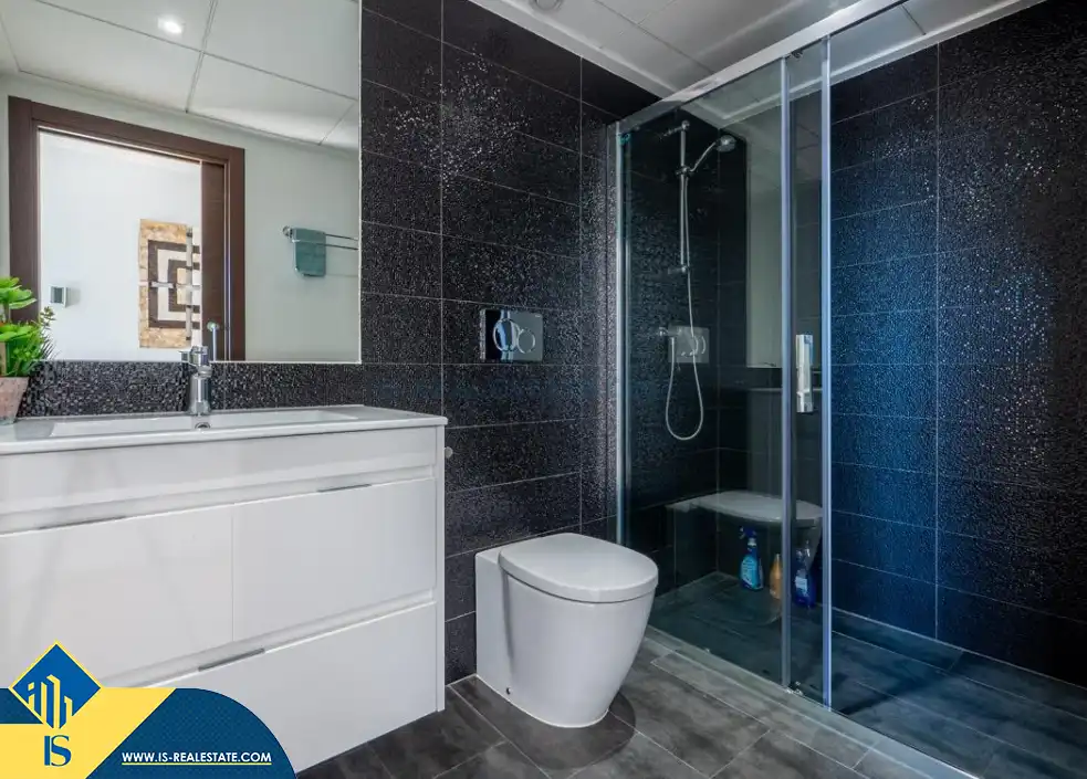 Baño de Dúplex en venta en Torrevieja con Terraza, Amueblado y Piscina comunitaria