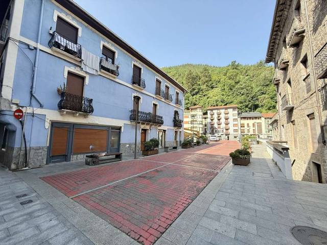 Local comercial en Venta en Santa Ana Kalea en Soraluze / Plasencia de las Armas