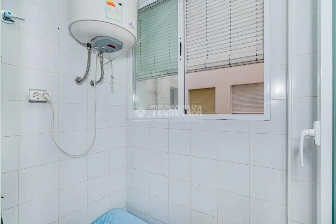 Bathroom of Flat for sale in Loja  with Air Conditioner, Parquet flooring and Balcony
