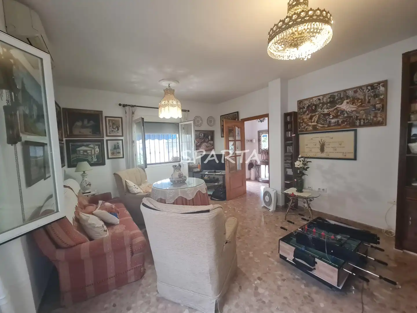 Sala d'estar de Casa o xalet en venda en Valencina de la Concepción amb Jardí privat i Forn