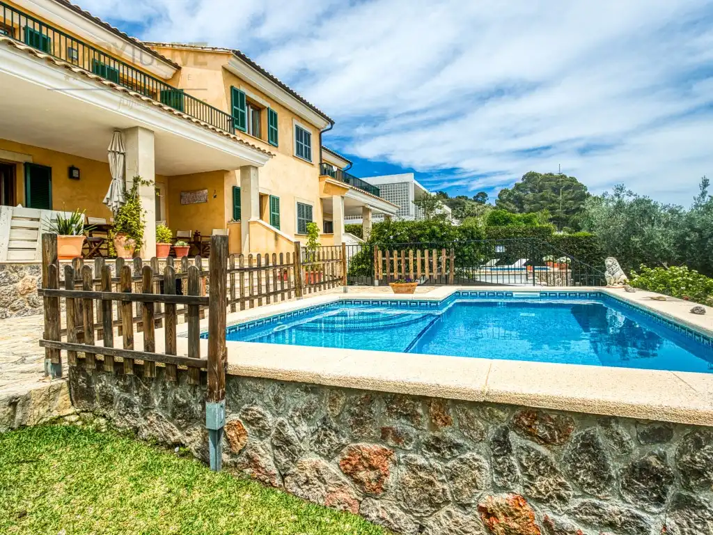 Außenansicht von Einfamilien-Reihenhaus zum Verkauf in Alcúdia mit Klimaanlage, Privatgarten und Terrasse