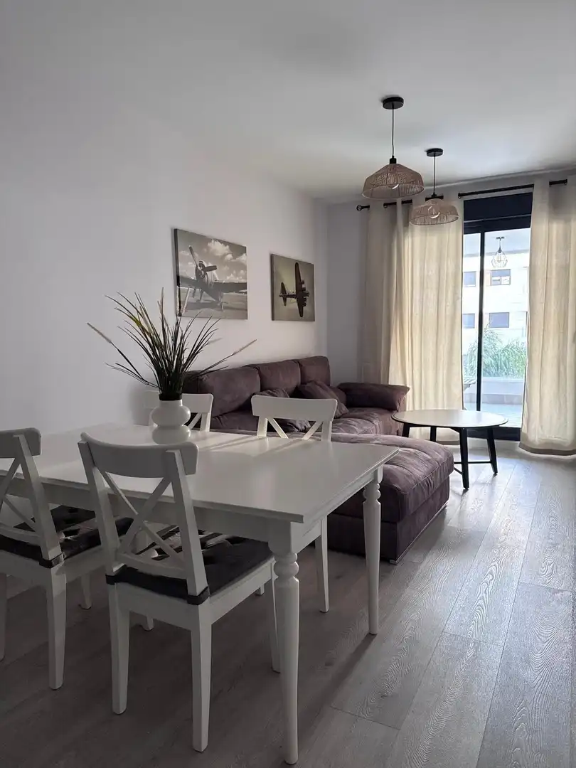 Wohnzimmer von Wohnung zur Miete in Jerez de la Frontera mit Klimaanlage, Heizung und Privatgarten