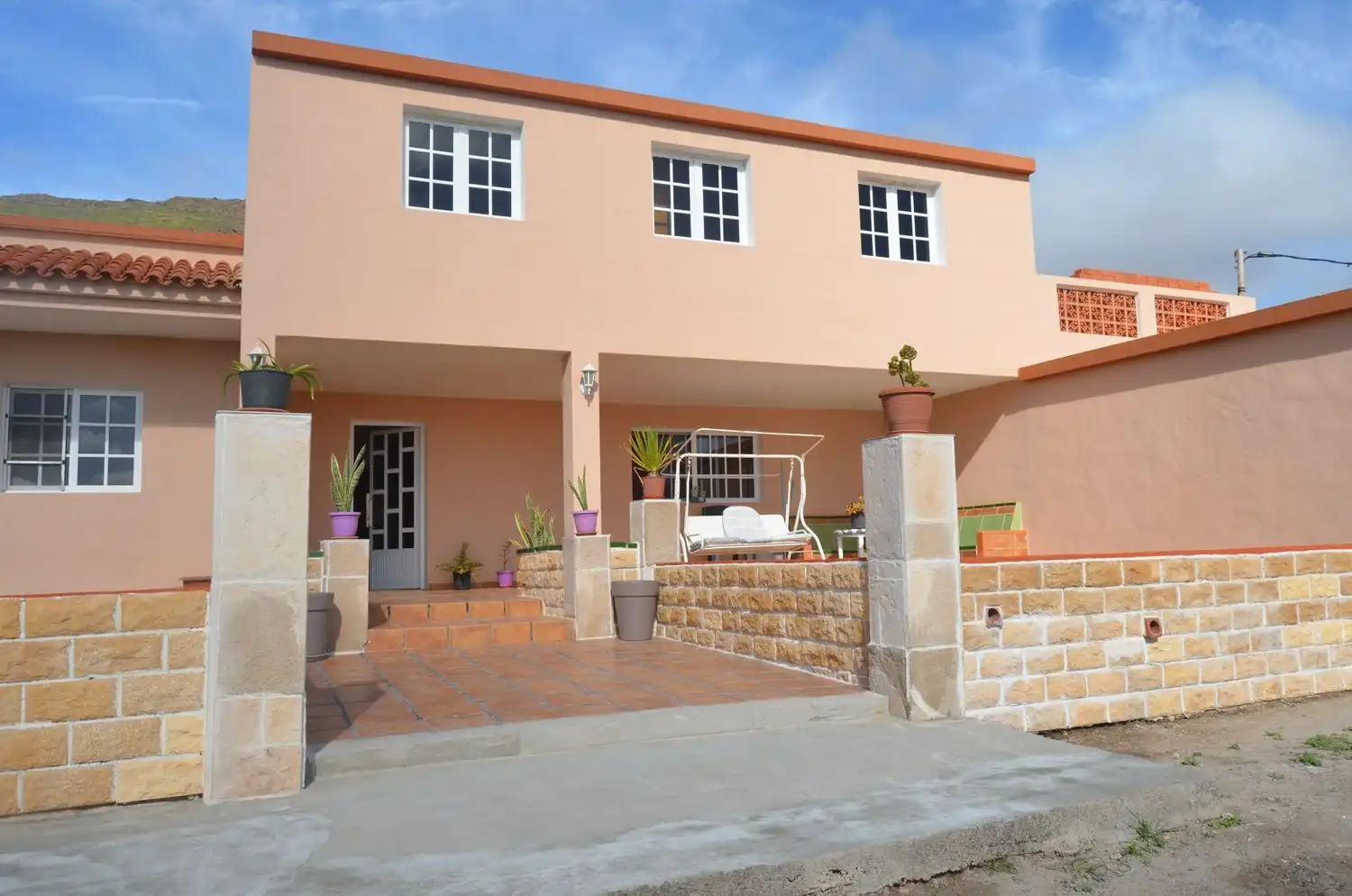 Vista exterior de Casa o xalet en venda en Tuineje amb Aire condicionat, Jardí privat i Terrassa