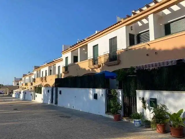 Vista exterior de Piso en venta en Isla Cristina