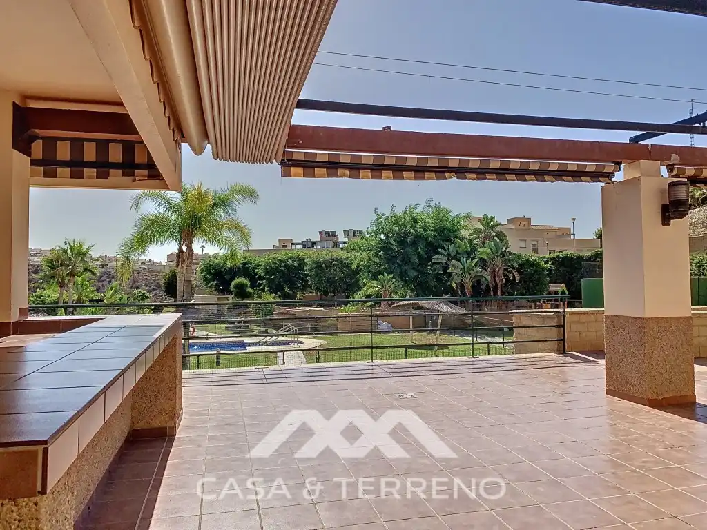 Adossat amb piscina en venda a Calle Celestina, imagen 35