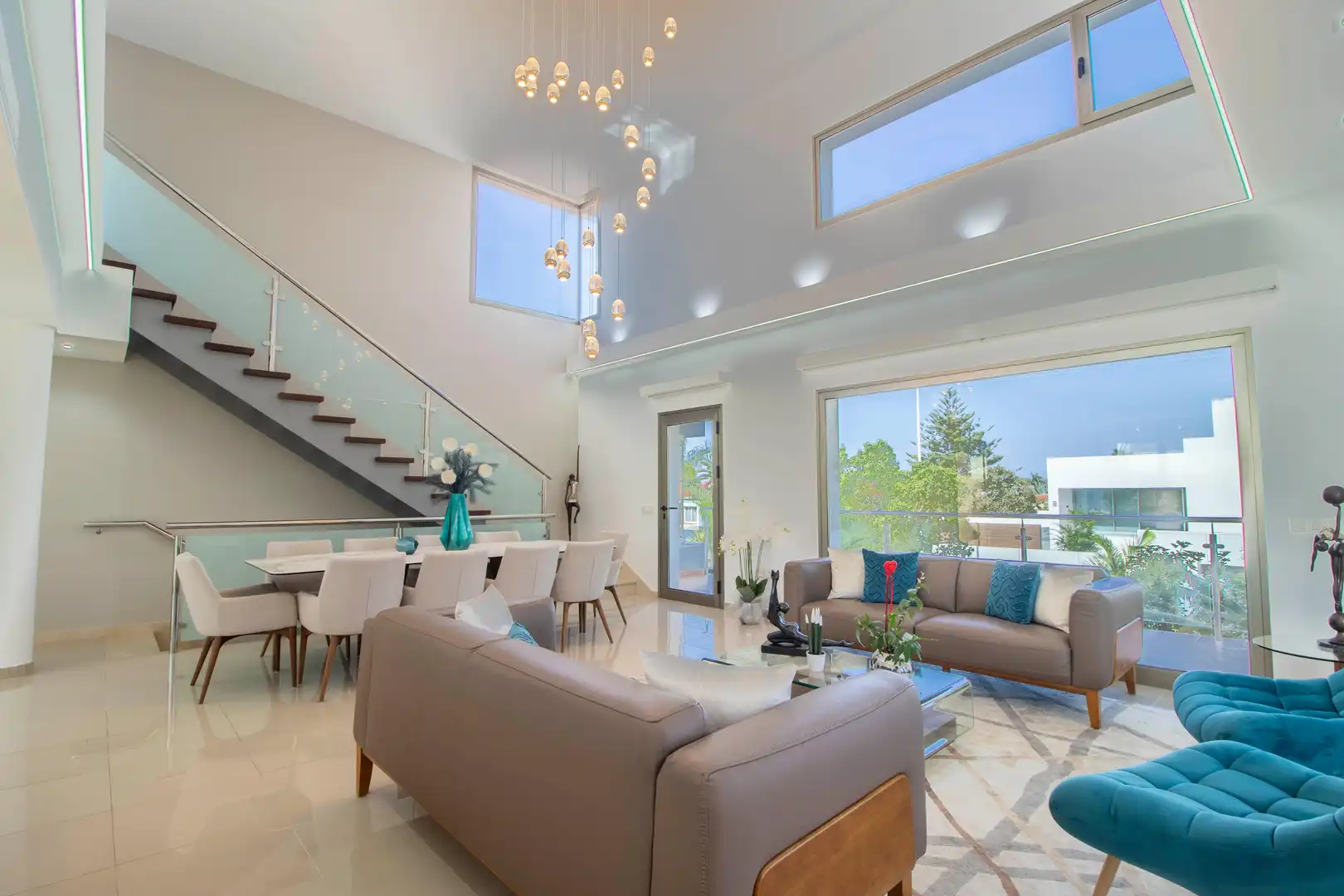 Wohnzimmer von Einfamilien-Reihenhaus zum Verkauf in La Orotava mit Klimaanlage, Privatgarten und Terrasse
