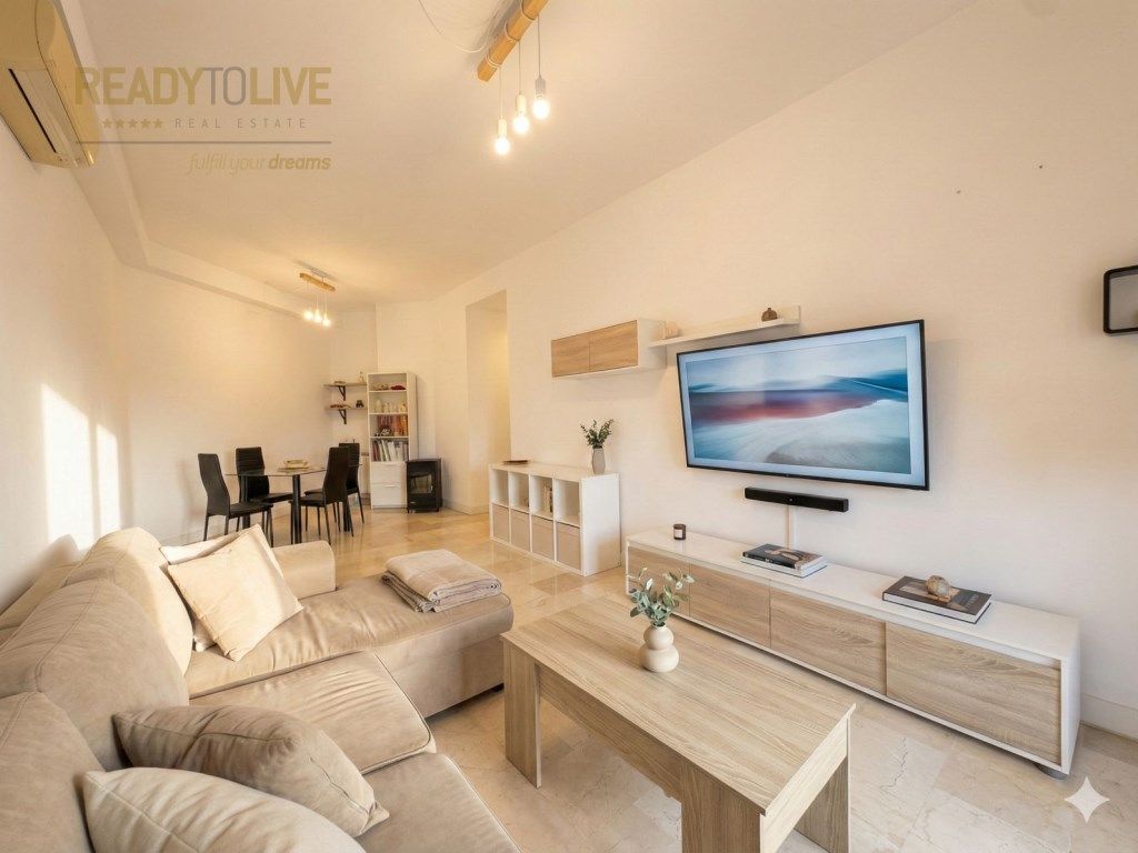 Living room of Flat for sale in Alcúdia  with Air Conditioner, Terrace and Furnished