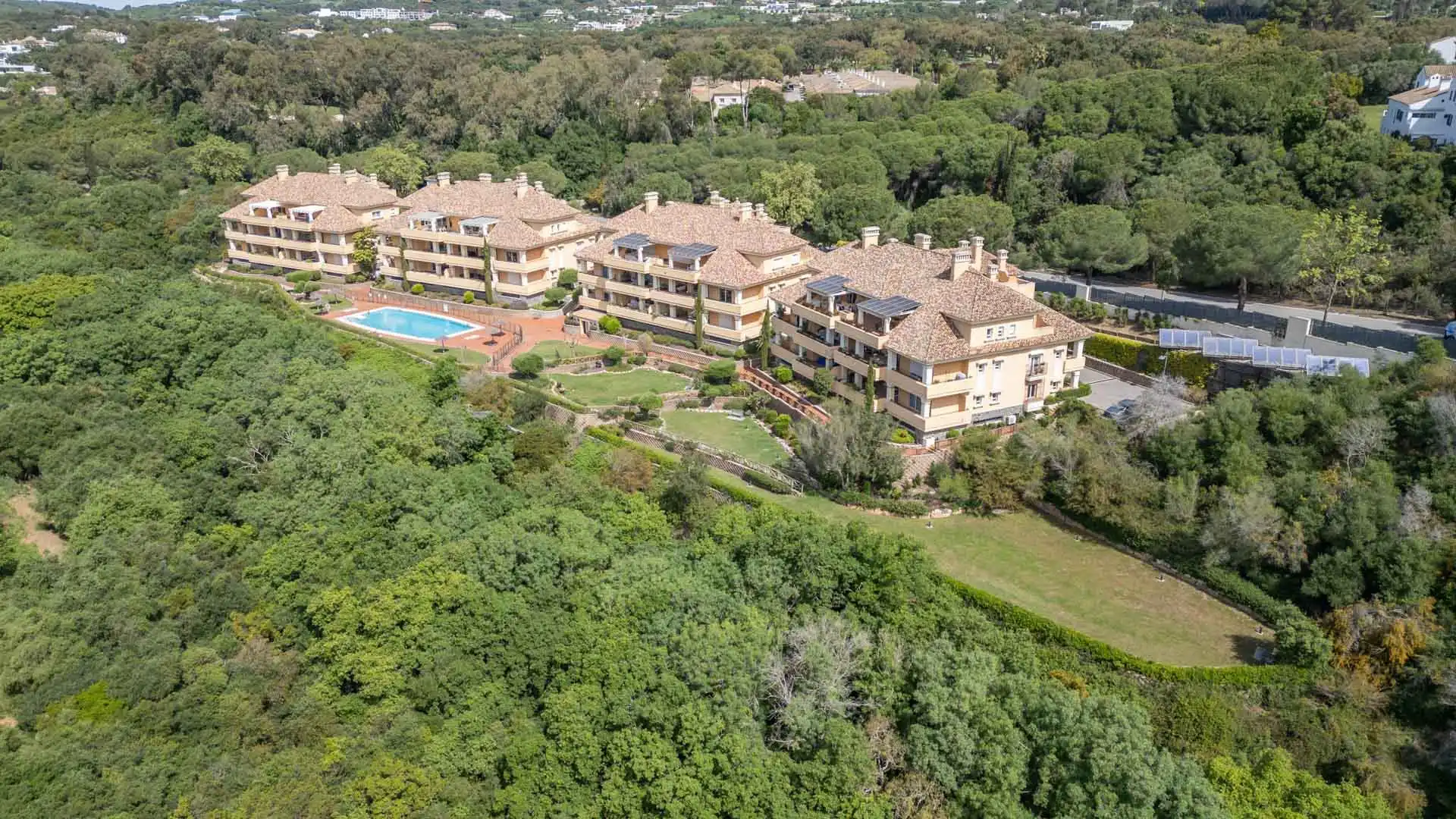 Exterior view of Apartments for sale in Sotogrande  with Air Conditioner, Heating and Terrace