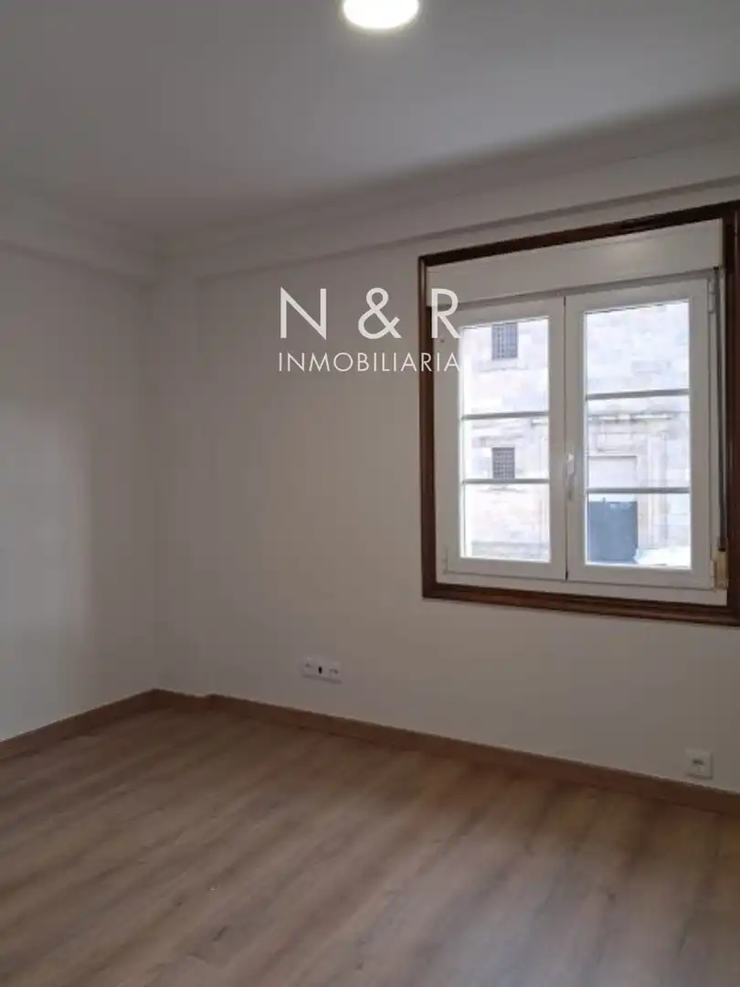 Bedroom of Flat for rent in Santiago de Compostela 