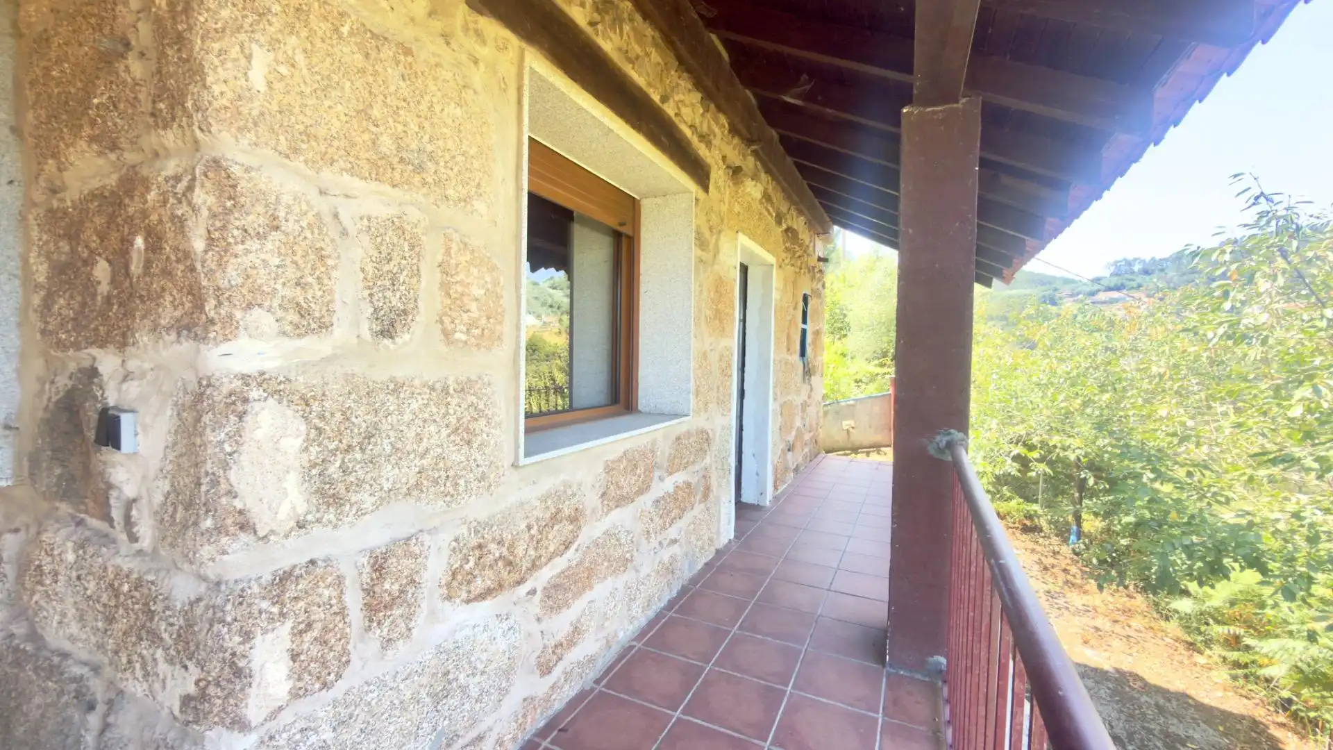 Terrassa de Finca rústica en venda en Castrelo de Miño amb Jardí privat, Terrassa i Moblat