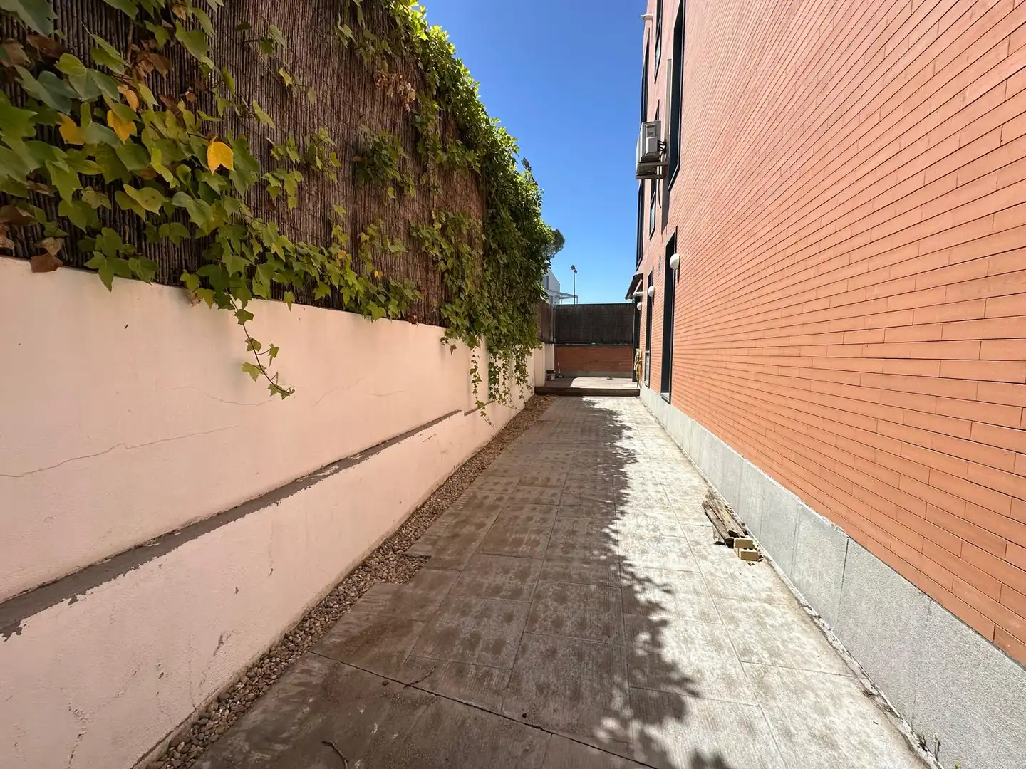 Vista exterior de Piso en venta en Torrelodones con Calefacción, Jardín privado y Terraza