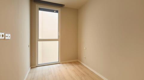 Foto 4 de Pis de lloguer a Carrer de València, 595, El Camp de l'Arpa del Clot, Barcelona