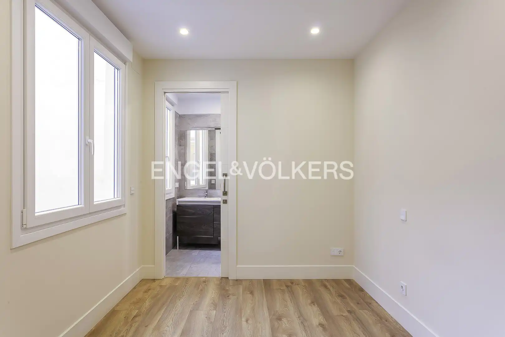 Habitación de Piso de alquiler en Bilbao  con Aire acondicionado, Calefacción y Balcón