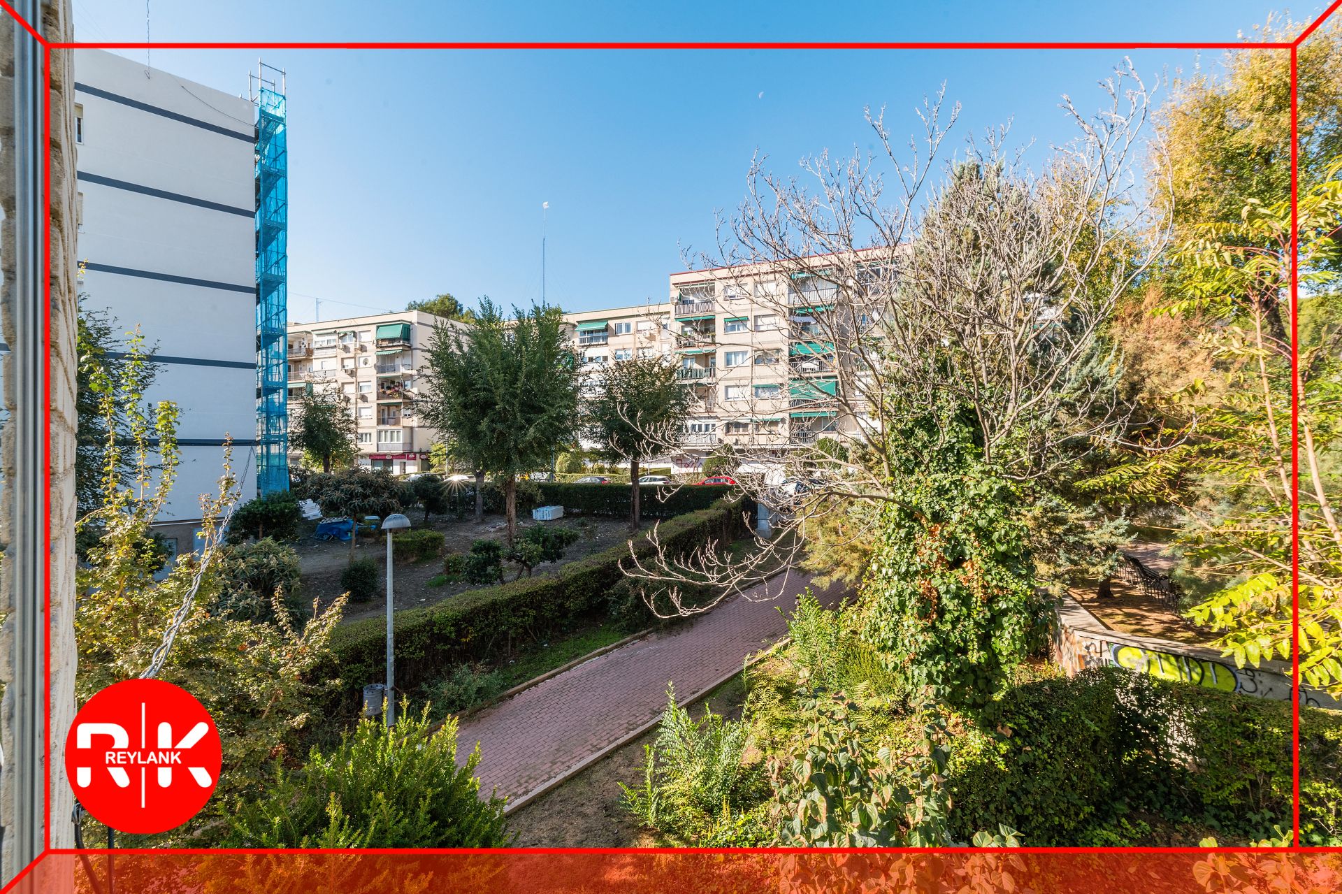 Vista exterior de Pis en venda en Coslada amb Calefacció, Terrassa i Traster