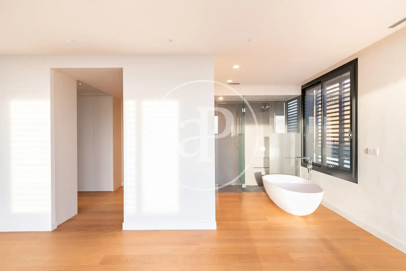 Bathroom of Flat for rent in Barcelona  with Air Conditioner, Heating and Private garden