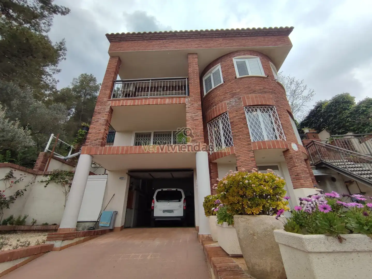 Vista exterior de Casa o xalet en venda en Cervelló amb Calefacció, Jardí privat i Terrassa