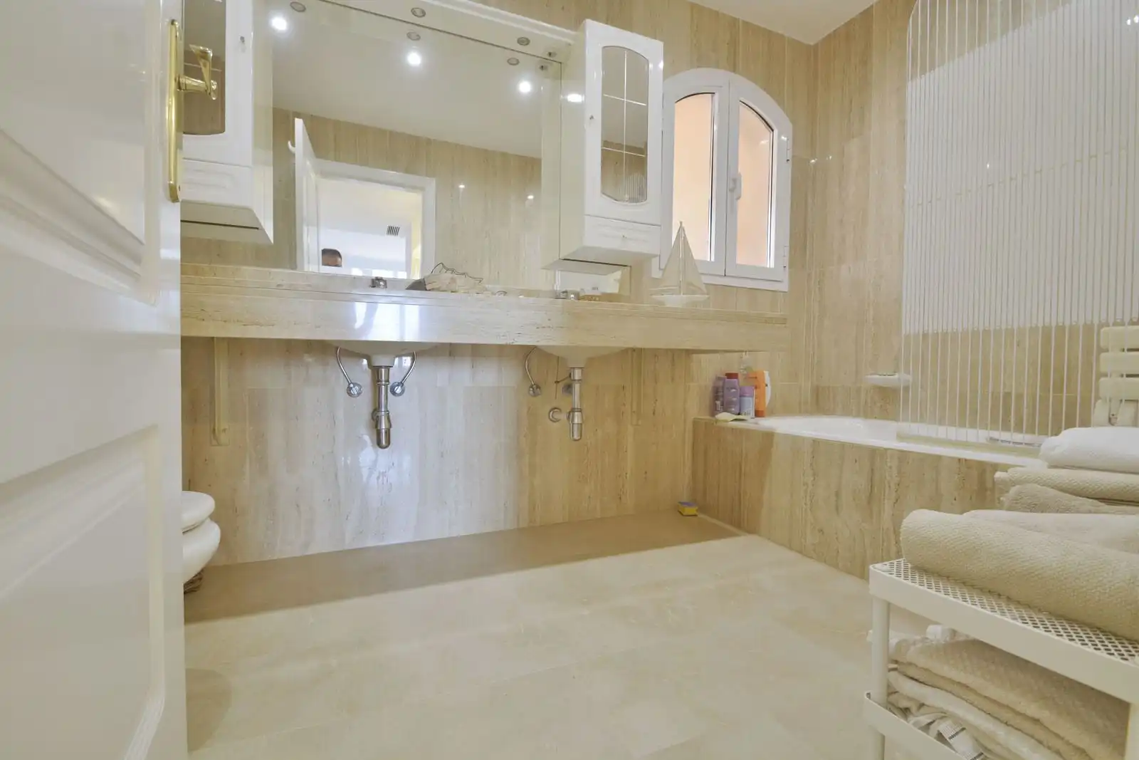 Bathroom of Apartments for sale in Marbella  with Private garden and Community pool