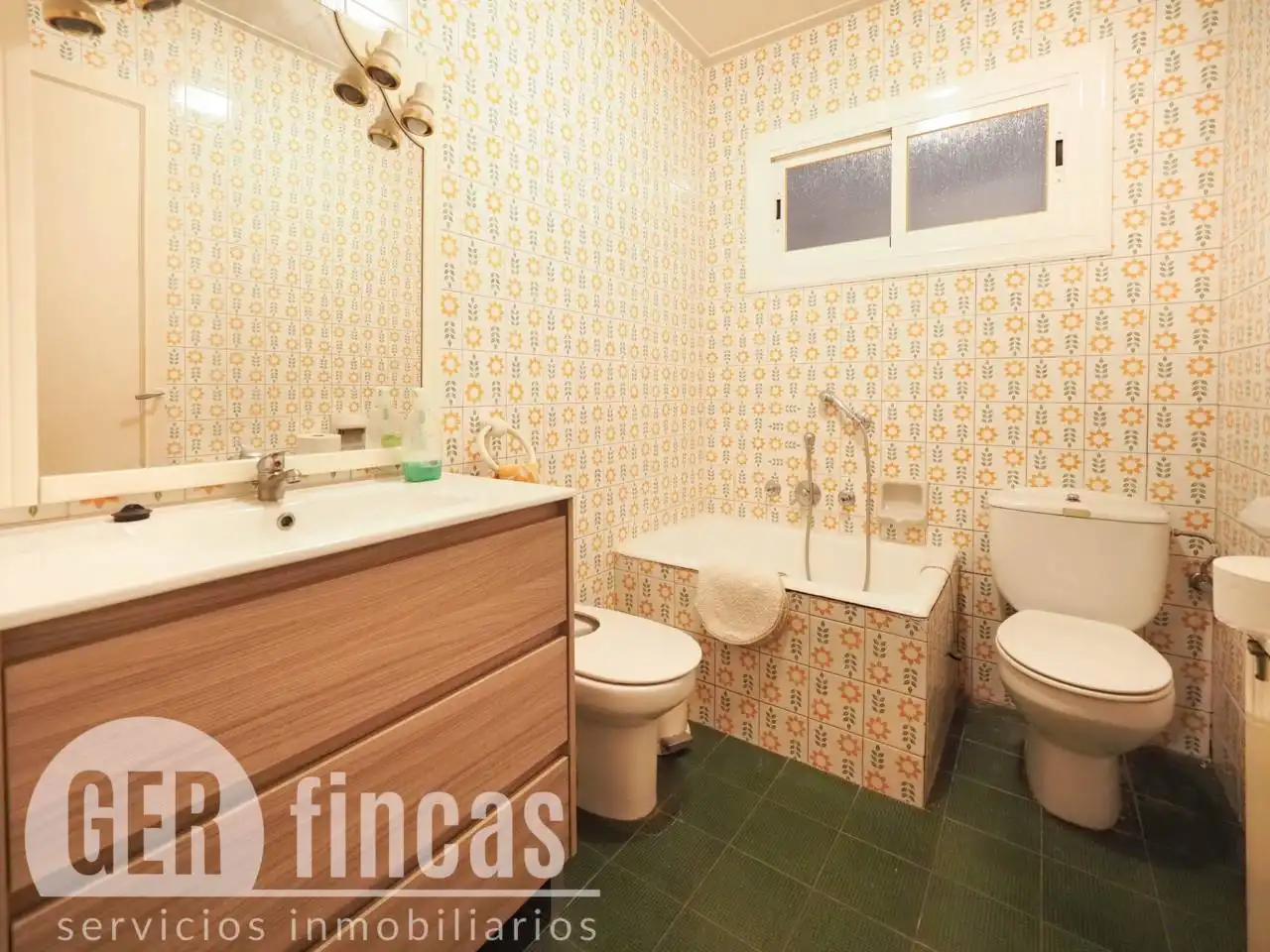Bathroom of Flat for sale in Terrassa  with Heating and Terrace