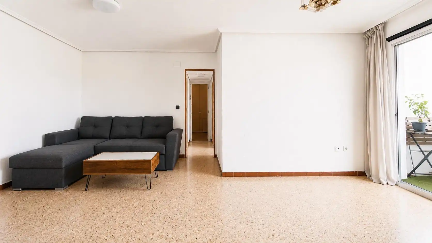 Sala d'estar de Pis en venda en Valencia amb Aire condicionat, Terrassa i Balcó