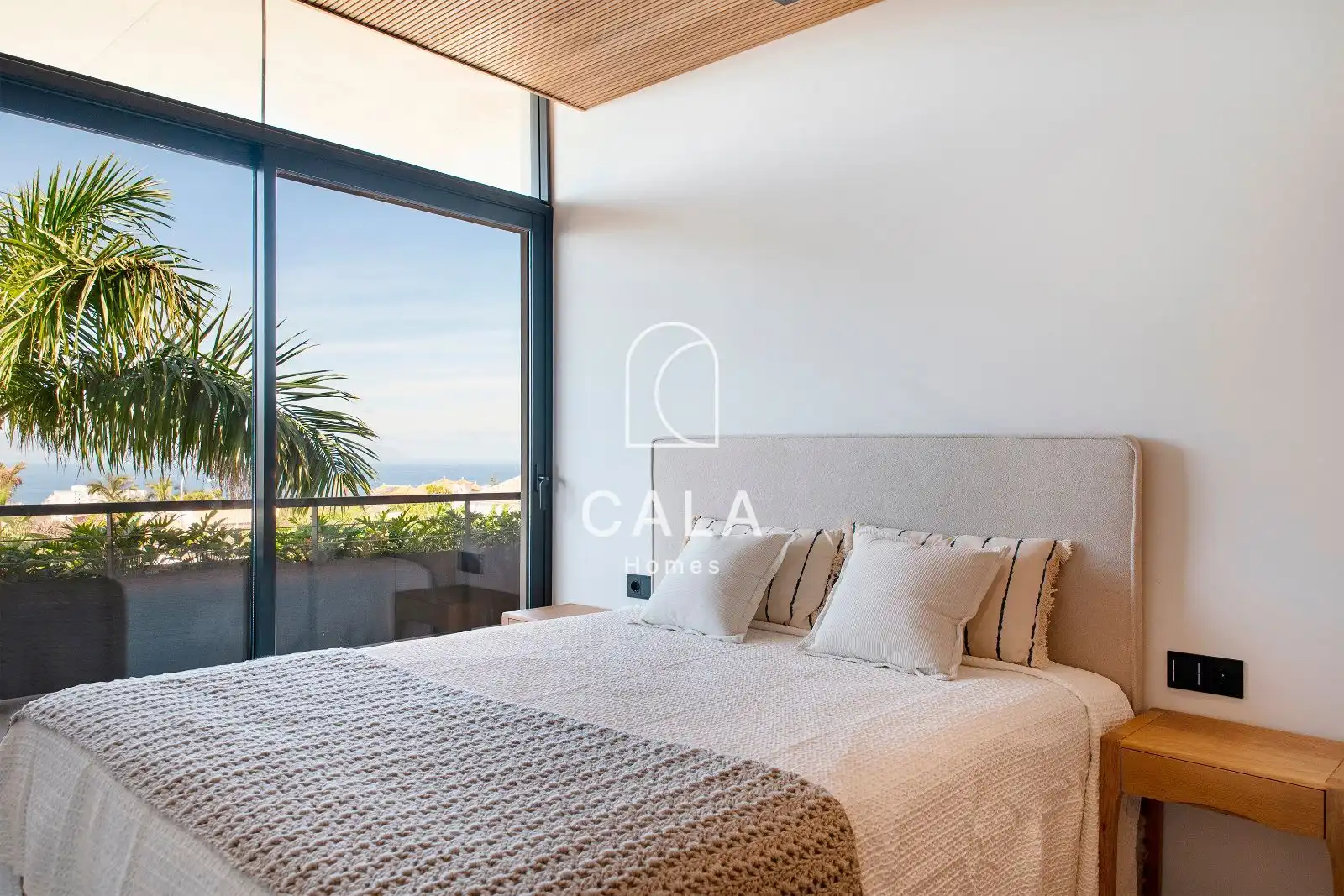 Bedroom of Houses for sale in Adeje  with Air Conditioner, Heating and Storage room