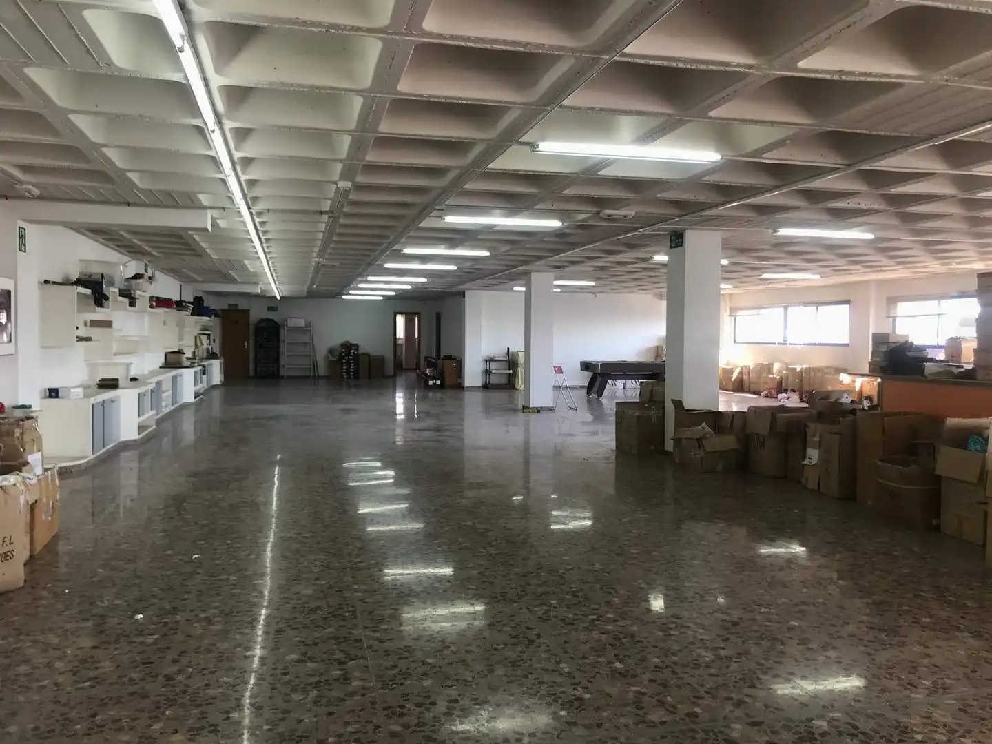 Gebäude zur Miete in Elche / Elx