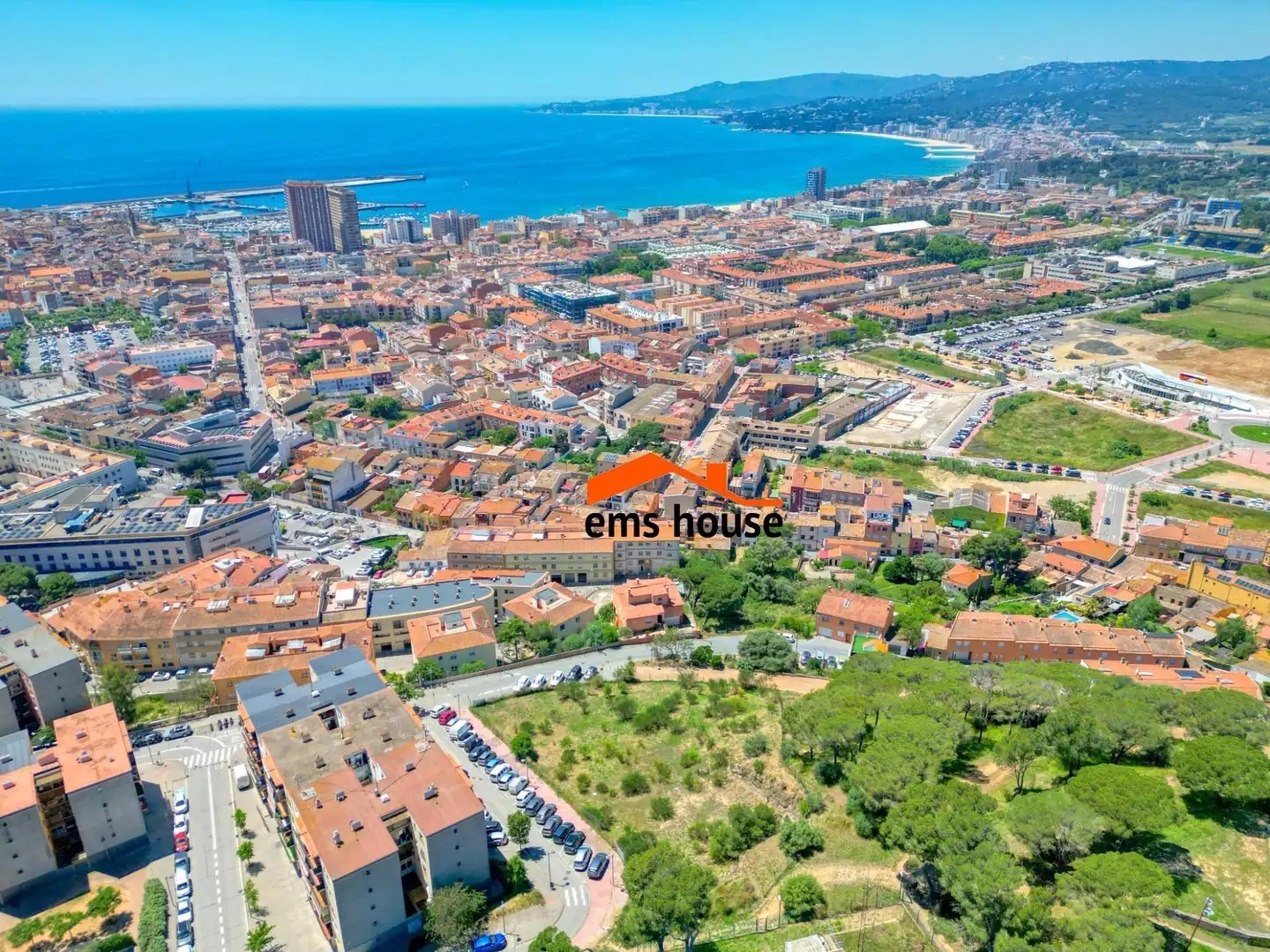 Vista exterior de Apartament en venda en Palamós amb Terrassa i Piscina comunitària
