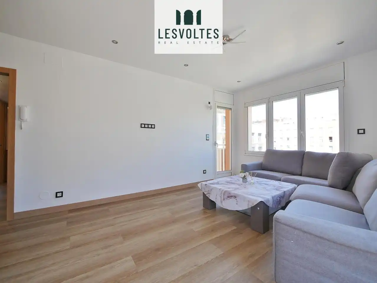 Wohnzimmer von Wohnung zum Verkauf in Palafrugell mit Heizung, Parkett und Balkon