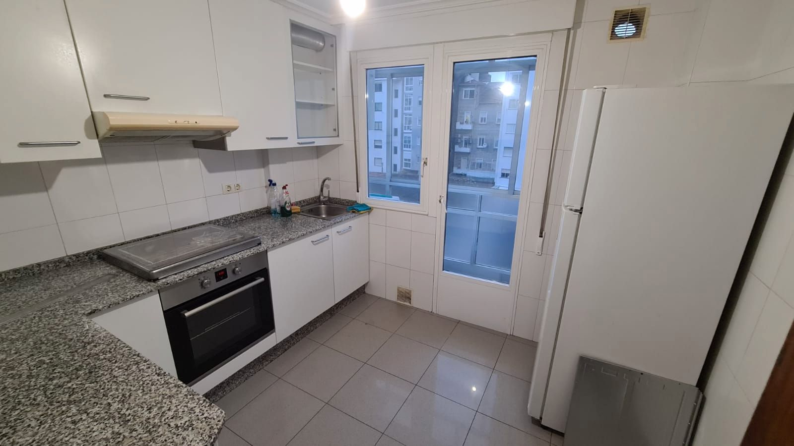 Kitchen of Flat to rent in Allariz  with Heating, Parquet flooring and Oven