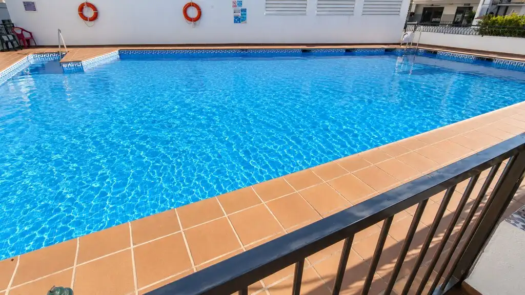 Piscina de Casa adosada en venta en Vélez-Málaga con Amueblado
