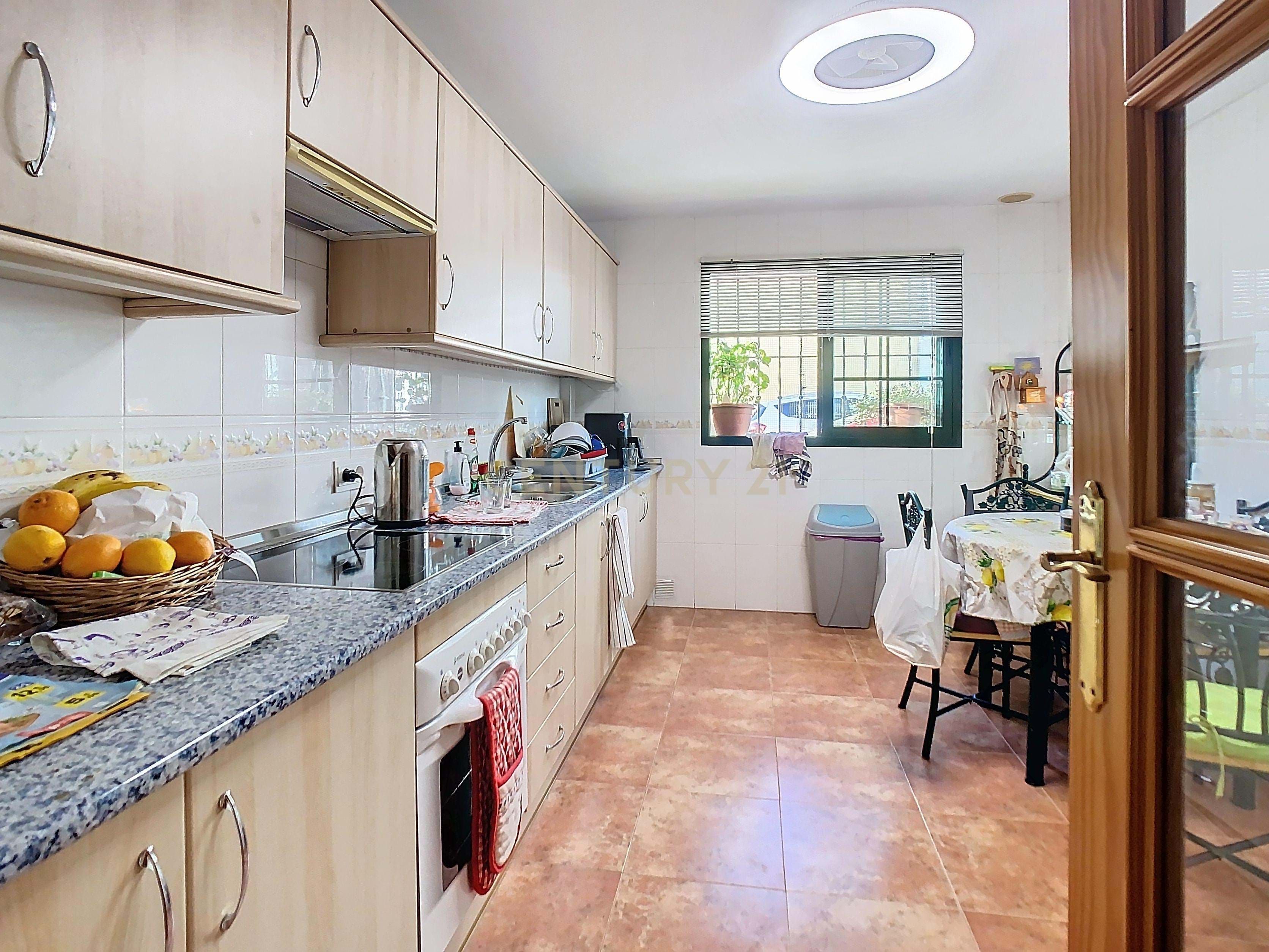 Kitchen of House or chalet for sale in Estepona  with Air Conditioner, Terrace and Furnished