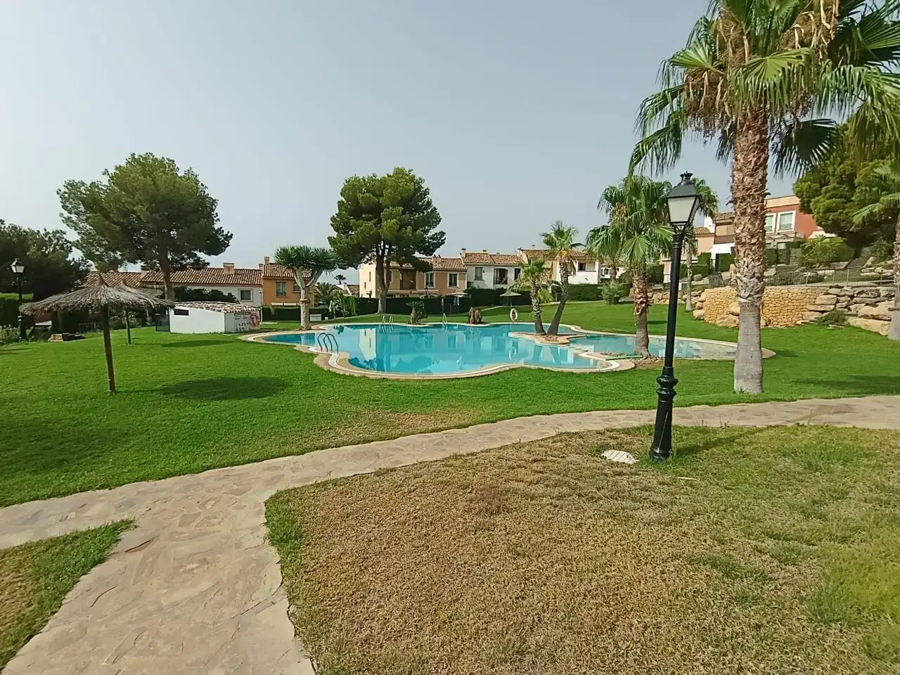 Piscina de Casa adosada en venda en Finestrat amb Aire condicionat, Jardí privat i Terrassa