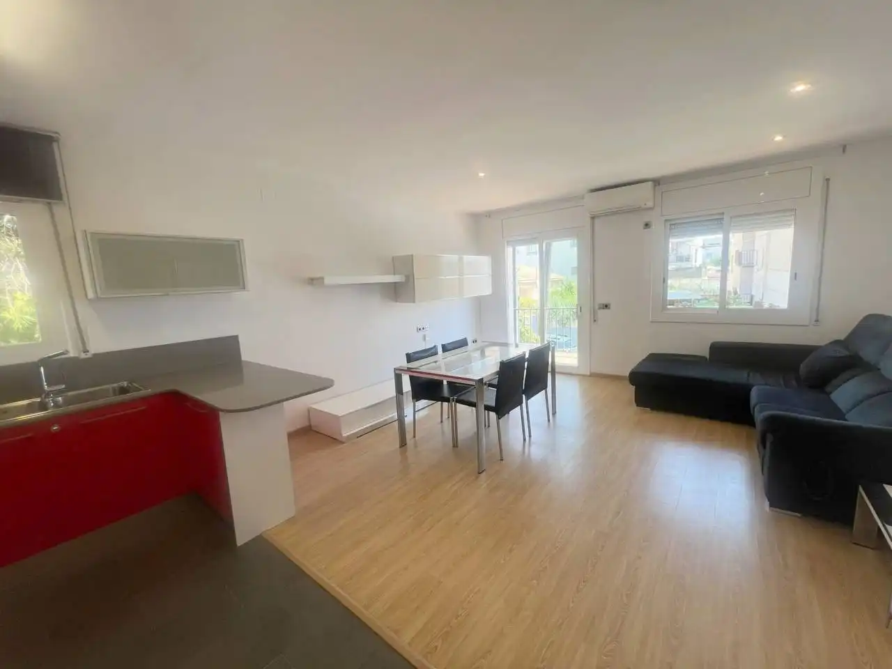 Sala d'estar de Pis en venda en Cubelles amb Aire condicionat, Calefacció i Terrassa