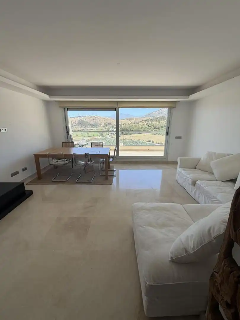 Esszimmer von Dachboden zur Miete in Benahavís mit Klimaanlage, Terrasse und Abstellraum
