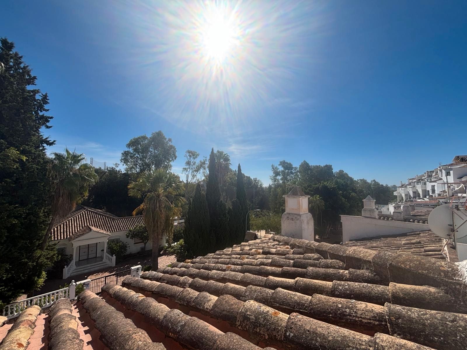 Vista exterior de Casa adosada en venda en Benalmádena amb Aire condicionat, Terrassa i Moblat