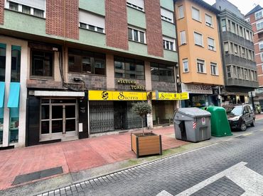 Local comercial en venda a Calle General Gómez Núñez 23