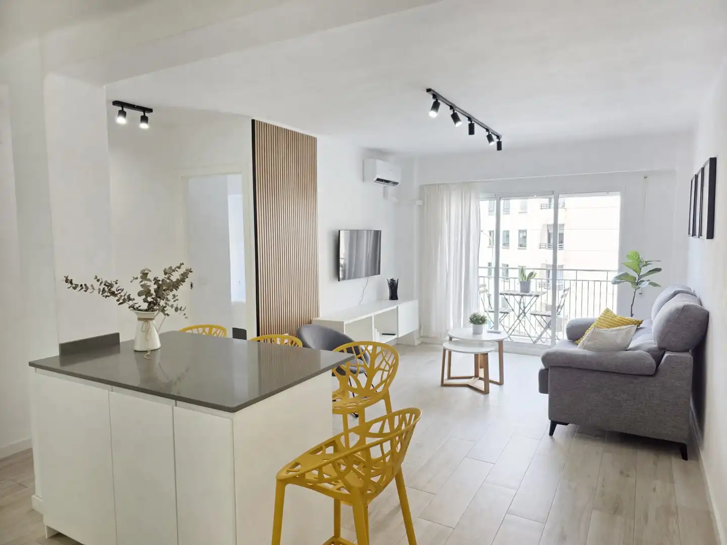 Sala d'estar de Pis en venda en Valencia amb Aire condicionat i Balcó