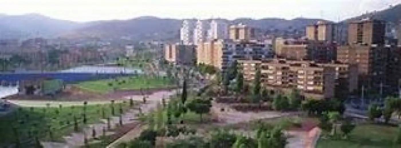Vista exterior de Edifici en venda en Barcelona