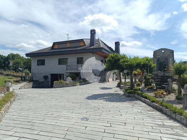 Casa-chalet en Venta en San Cibrao das Viñas