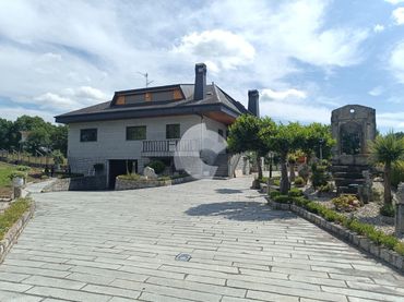 Casa amb jardí en venda a San Cibrao das Viñas