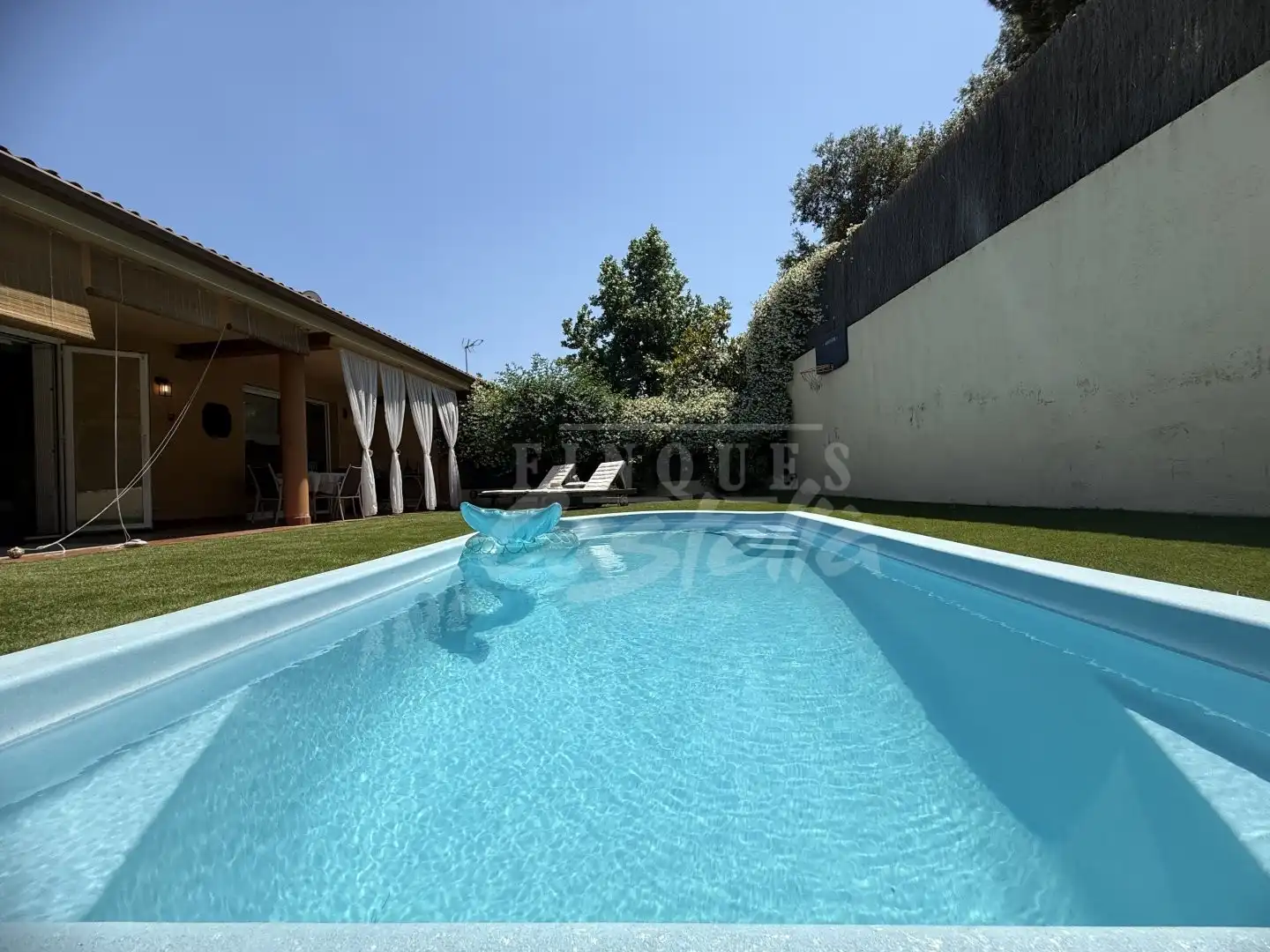 Piscina de Casa o xalet en venda en Sant Iscle de Vallalta amb Calefacció, Jardí privat i Terrassa