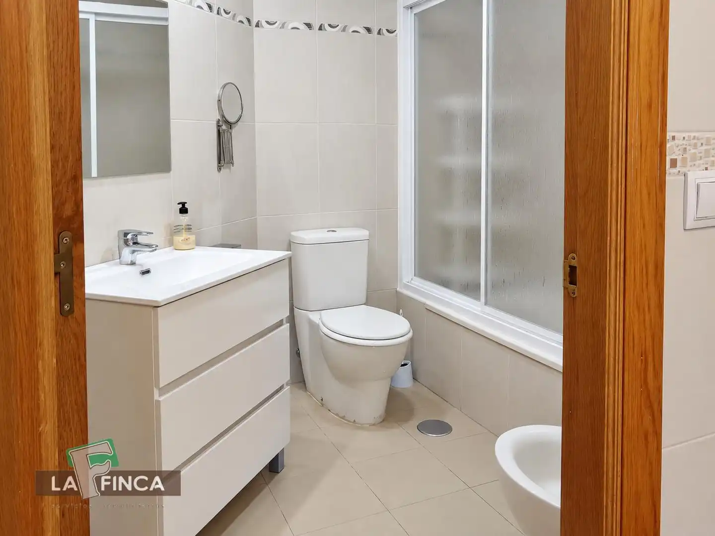 Baño de Estudio de alquiler en HUCA - La Cadellada
