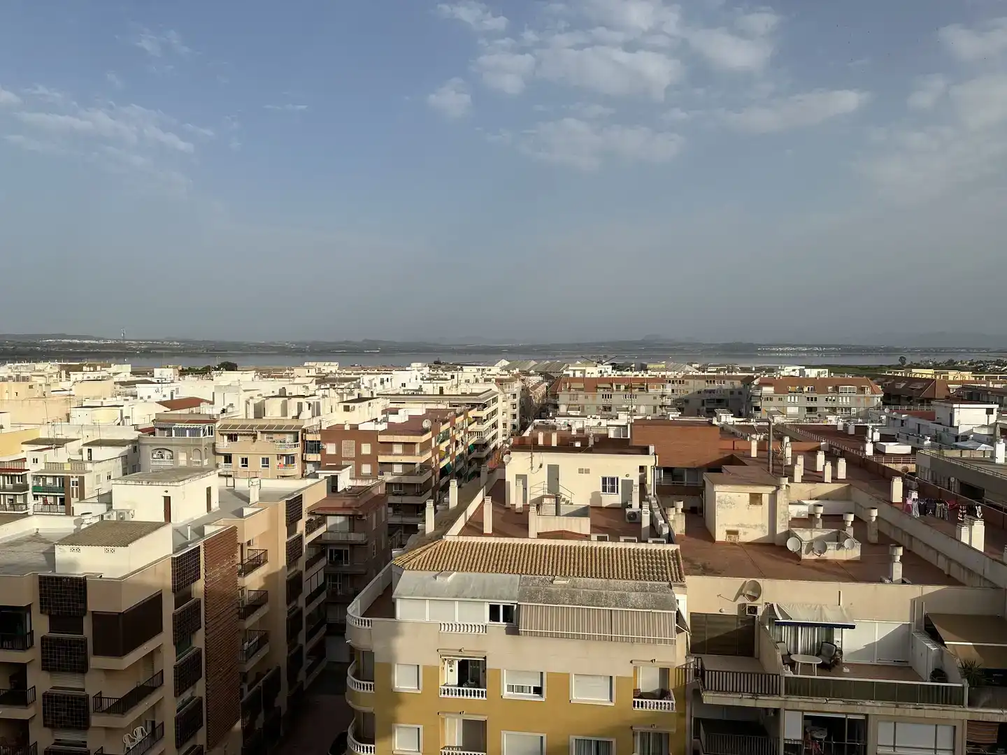 Außenansicht von Dachboden zum Verkauf in Torrevieja mit Klimaanlage und Schwimmbad