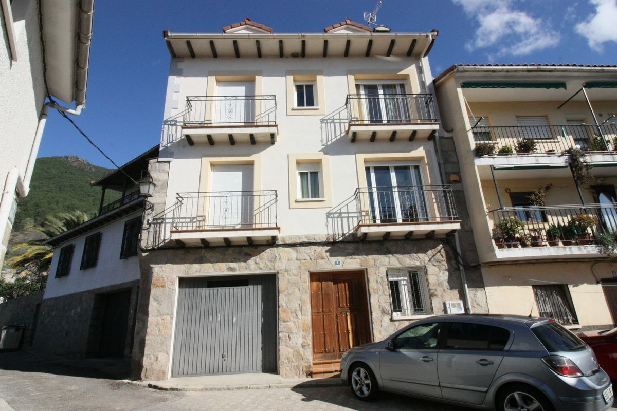 Exterior view of House or chalet for sale in Gavilanes  with Heating, Storage room and Balcony
