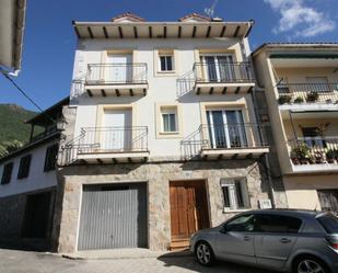 Vista exterior de Casa o xalet en venda en Gavilanes amb Balcó