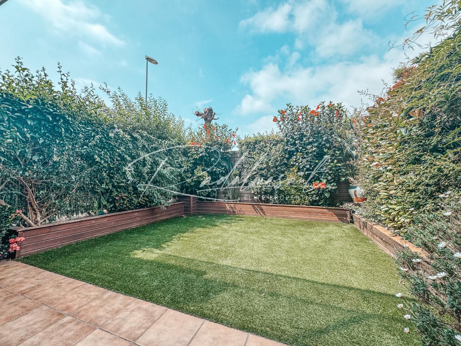 Casa adosada en venda en Cambrils amb Aire condicionat, Calefacció i Jardí privat